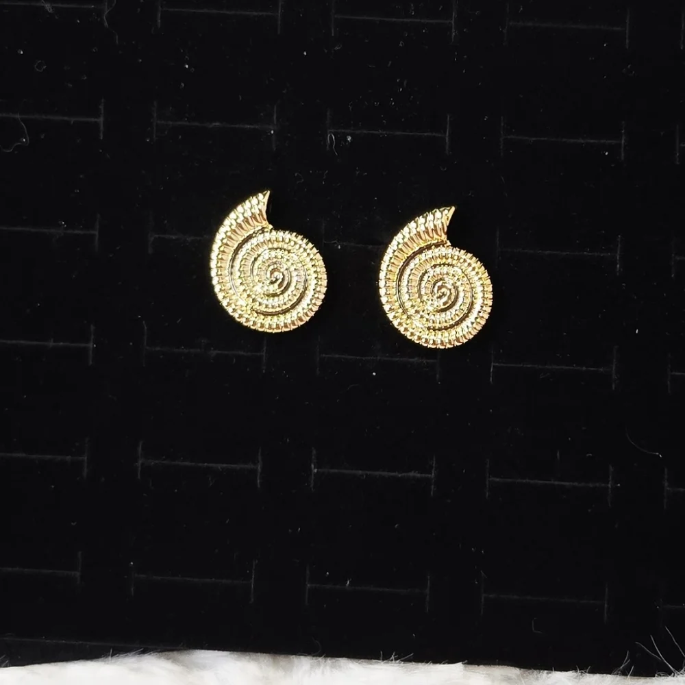 Gold Shell Stud Earrings Coastal Grandmother Beach Chic Vacation Cruise Jewelry